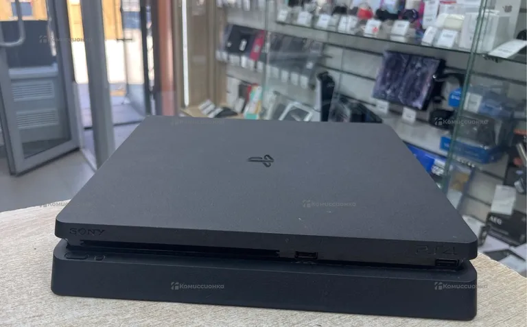 Приставка Sony PlayStation 4 Slim 1TB.