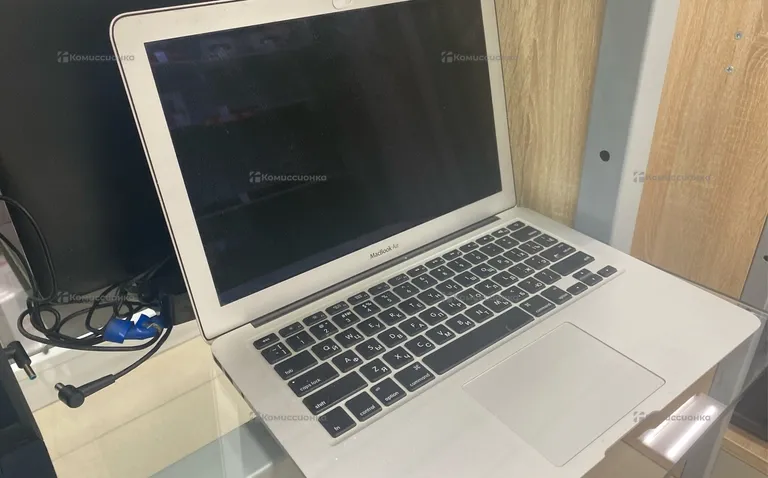 Ноутбук   MacBook Air 2011 13 дюймов