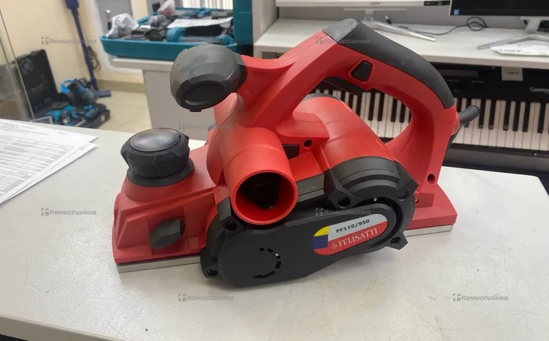 Электрорубанок Felisatti RF110/950