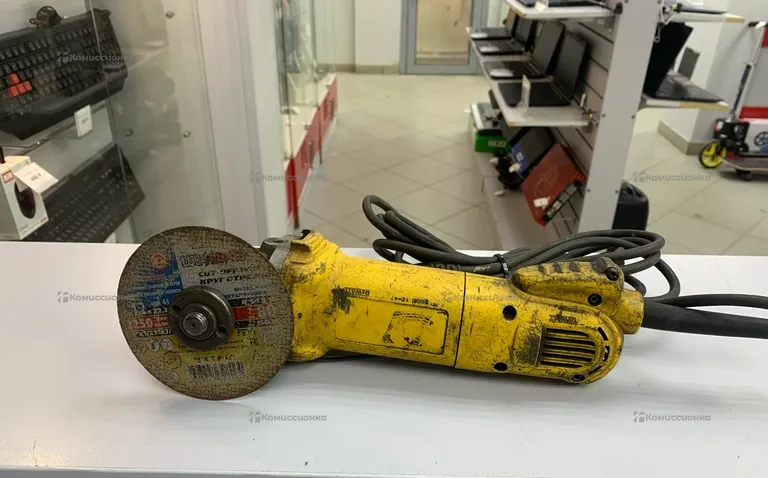 ушм Dewalt 125