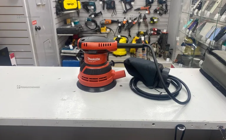 Эксцентриковая шлифмашина makita M9204