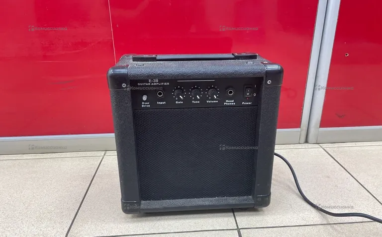 Усилитель  GUITAR AMPLIFIER