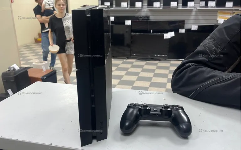 Приставка PS4. PS4 Fat 512