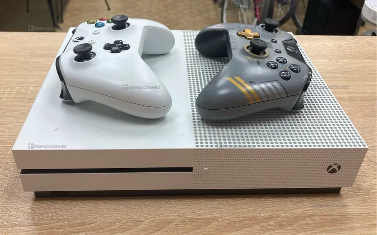 Приставка Xbox One S 512 GB