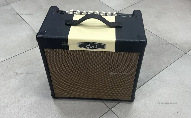 Комбо усилитель Cort cm30r
