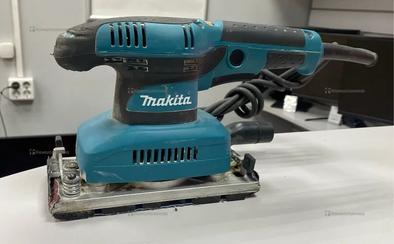 Вибрационная шлифмашина Makita BO3711