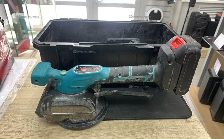 вибро присоска Makita 21V