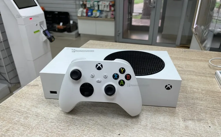Приставка Xbox Series S 512 ГБ.