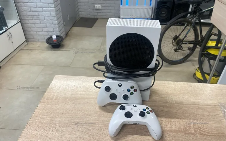 Приставка Xbox Series S 512GB