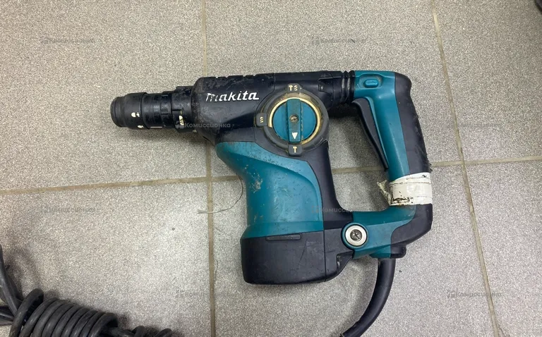 Перфоратор makita HR2811FT