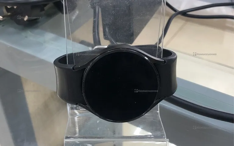Часы  Samsung galaxy watch 4