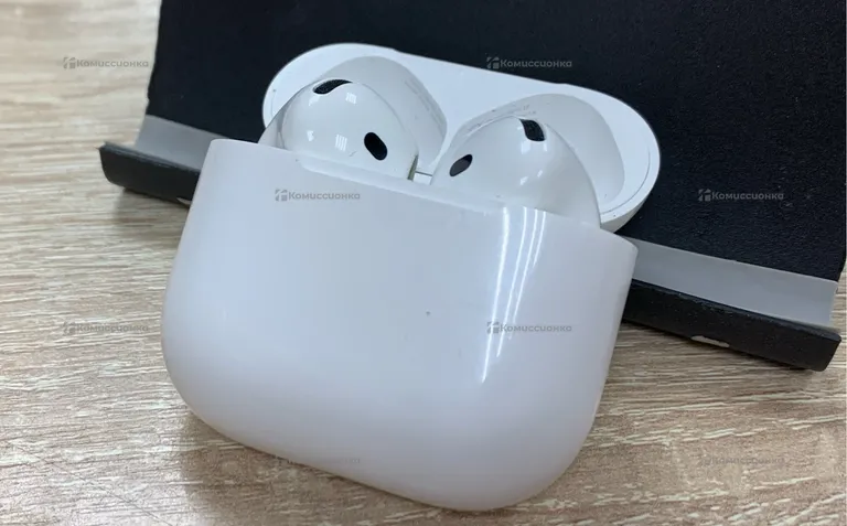 Наушники Apple AirPods 4