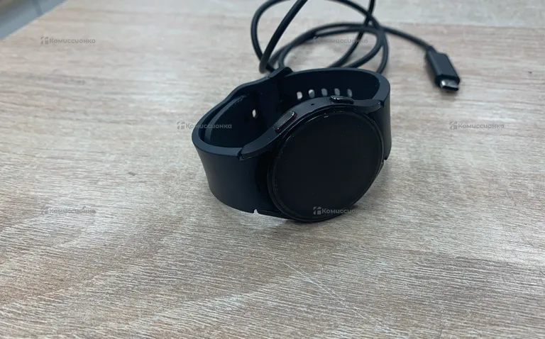 Часы  Samsung galaxy Watch 5