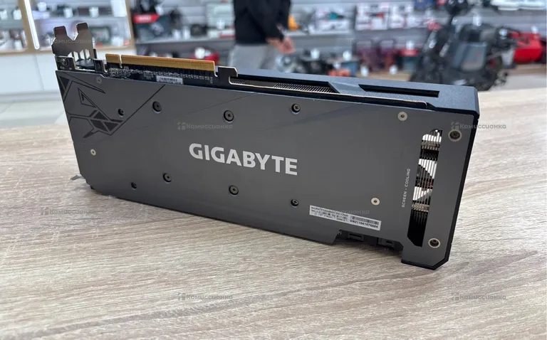 видеокарта Gigabyte GV-R67XTGaming