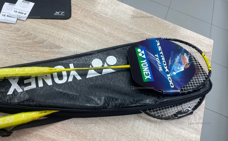Ракетка для бадминтона yonex