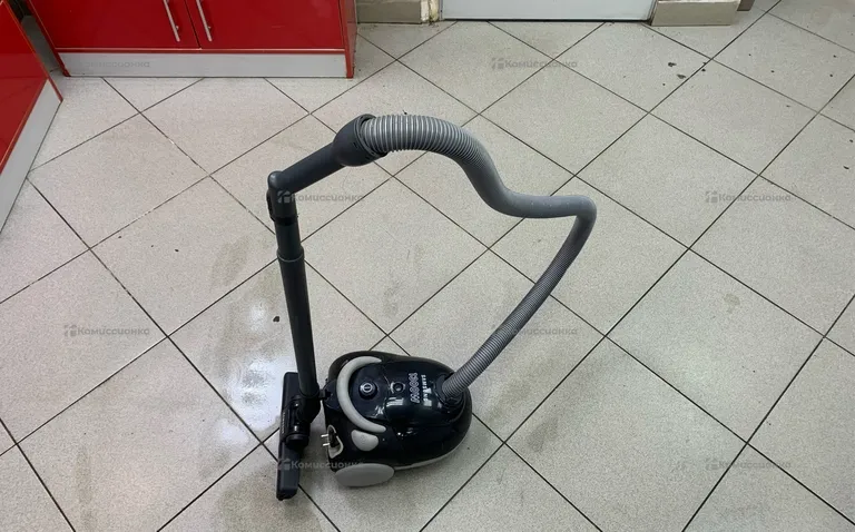 Пылесос  Samsung 1300w
