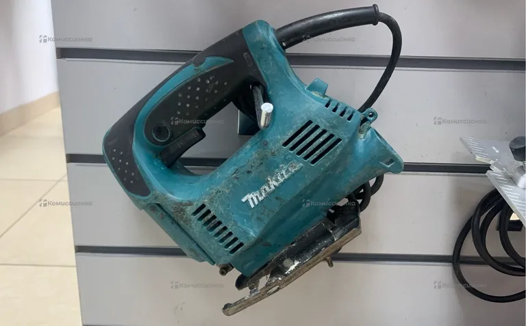 электролобзик makita 4326