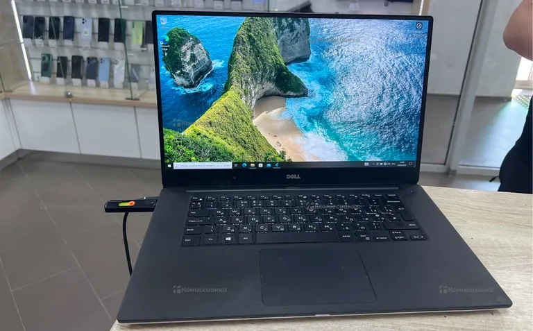 Ноутбук Dell i7-7700