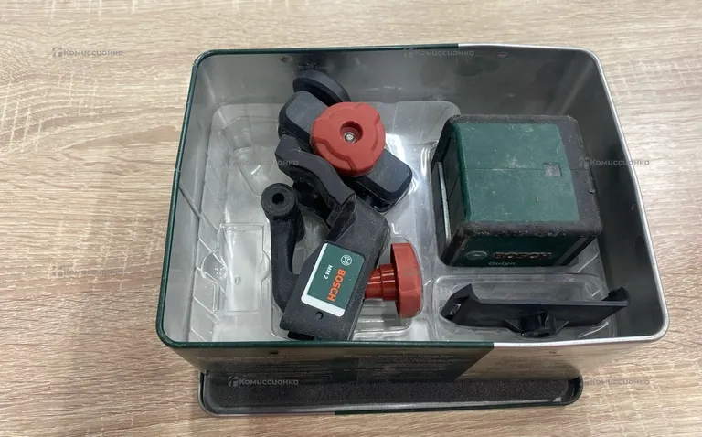 Лазерный уровень Bosch Quigo.