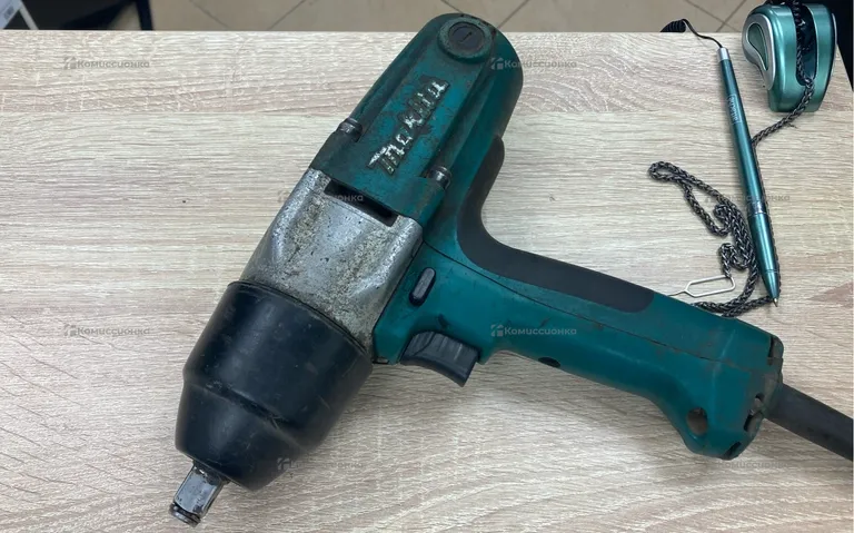 Гайковерт makita TW0200