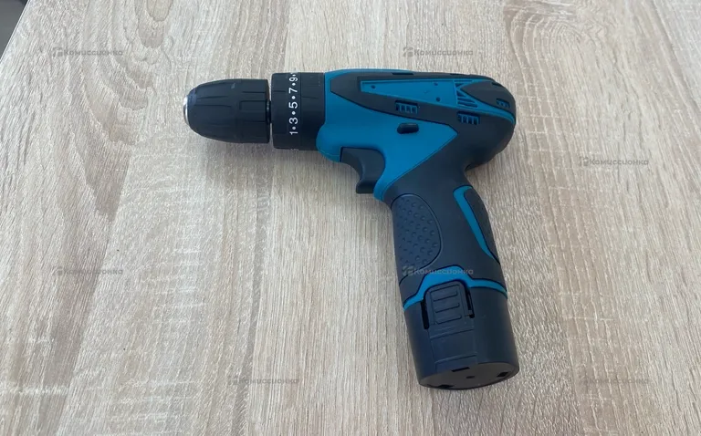 Шуруповерт Makta 12v