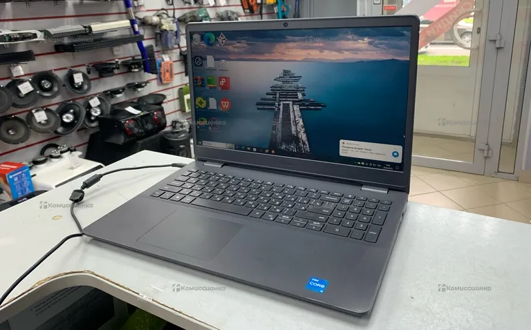 Ноутбук Dell vostro 3500