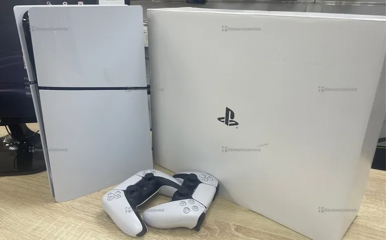 Приставка PS5 slim + два джойстика