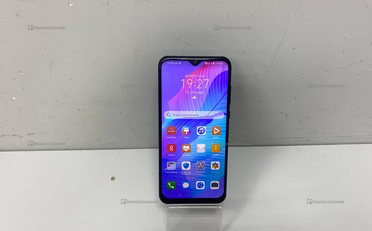 Huawei Y8p 4/128 ГБ.