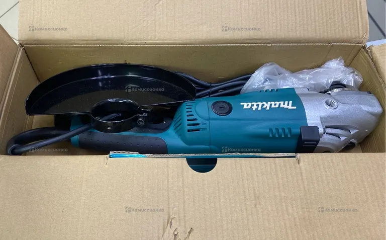 УШМ Makita 230mm GA9020.