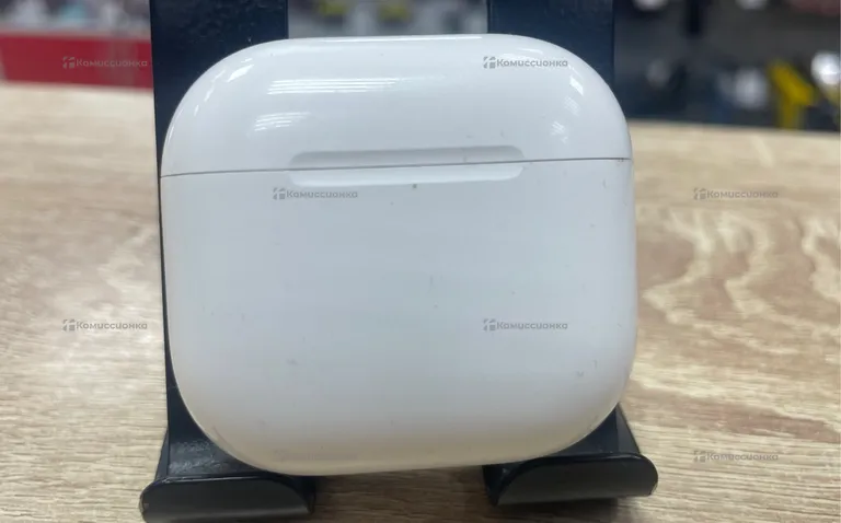 AirPods 4