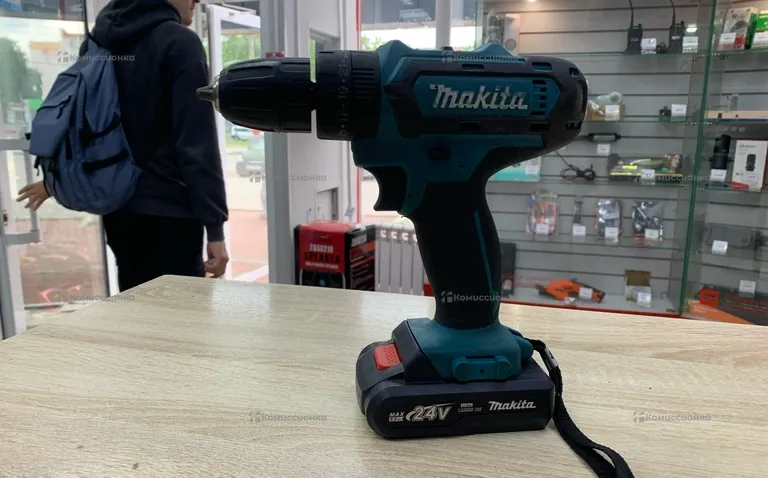 Дрель шуруповерт Makita 24V