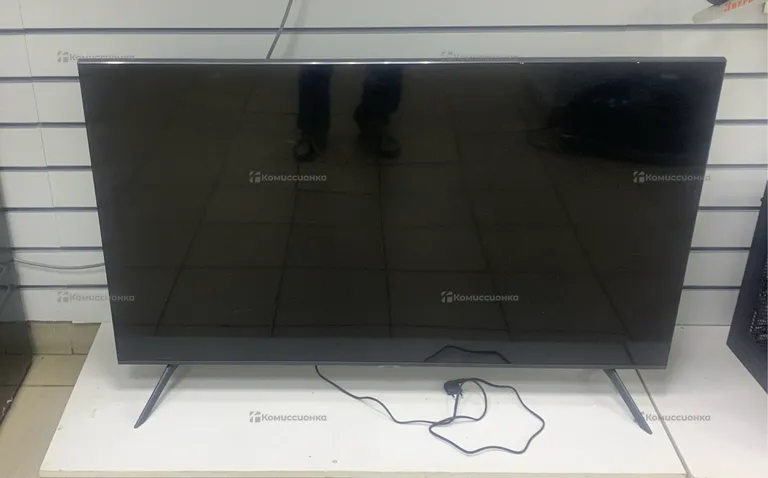 Телевизор Samsung UE50AU7101U