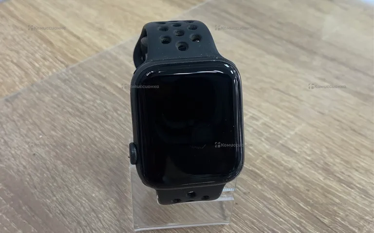 Часы  Apple Watch SE 44MM