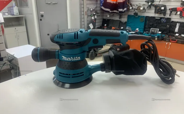 полировальная машинка Makita. bo5041