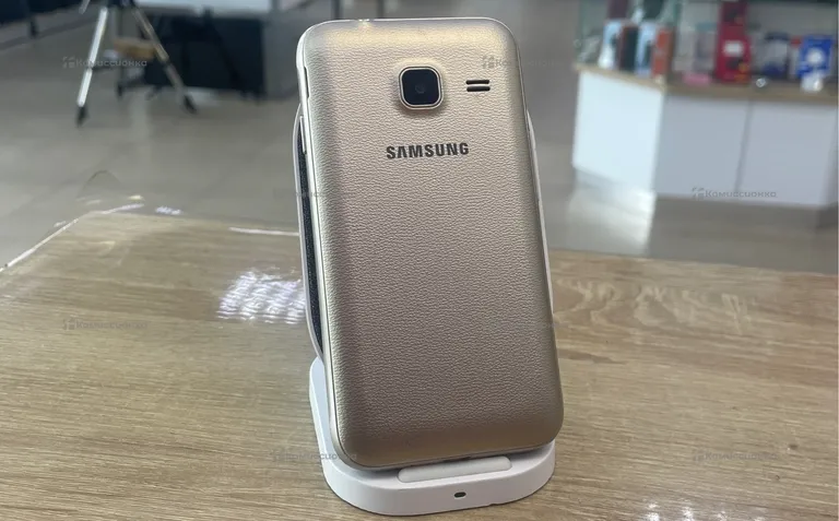 Samsung Galaxy J1 Mini SM-J105H 1/16 ГБ