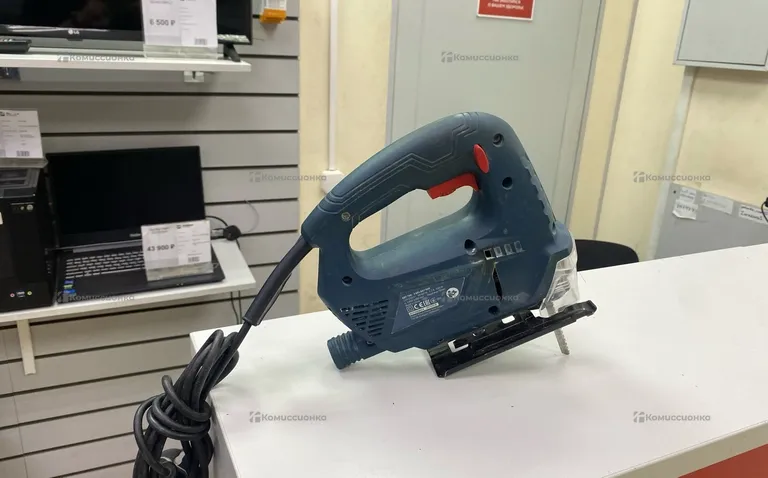 Электрический лобзик Bosch GST 700
