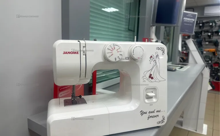 Швейная машина  Janome 777