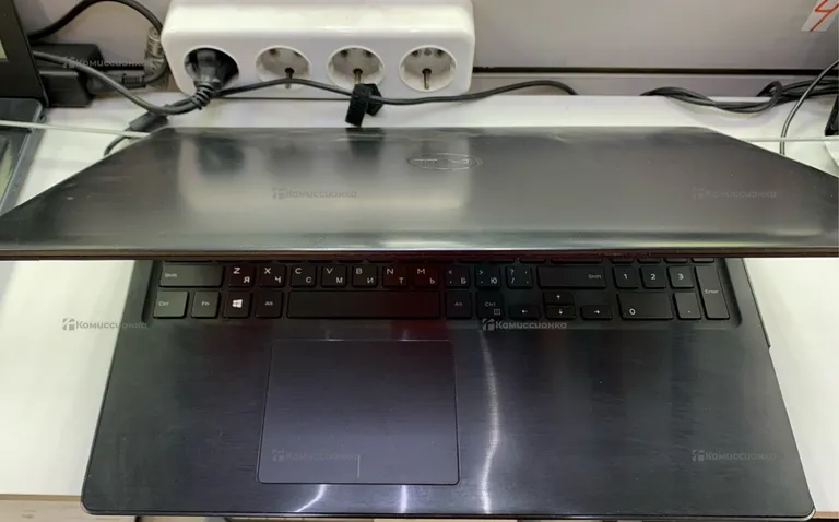 Ноутбук  Dell P75F