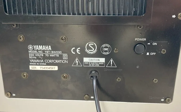 Сабвуфер  Yamaha YST-SW030