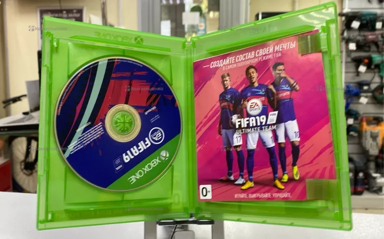 Диск на Xbox one FIFA 2019