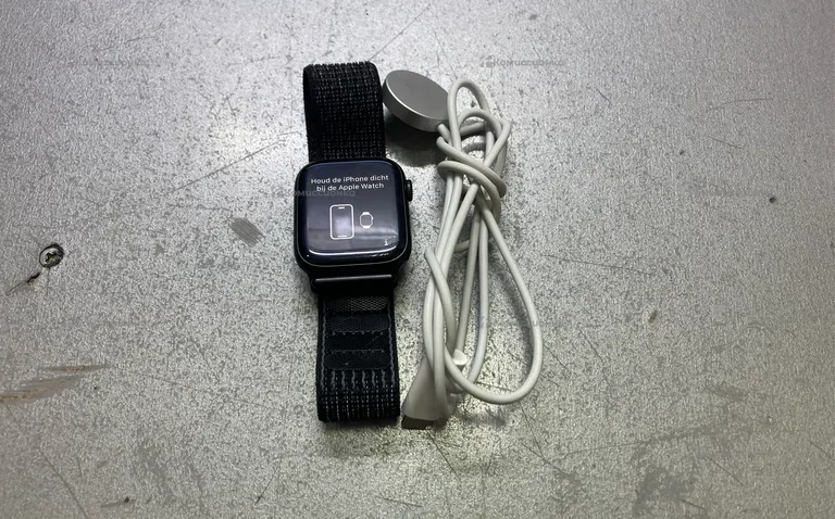 Часы  Apple Watch Series 7