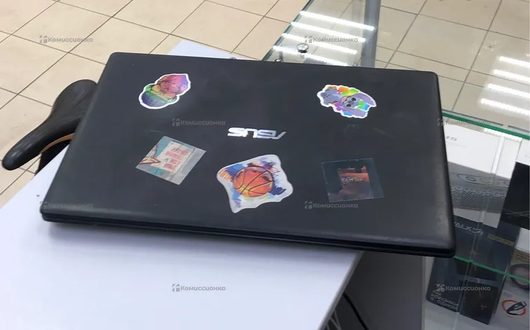 Ноутбук ASUS
