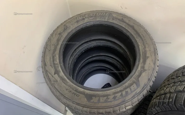 Шины Bridgestone 225/60/R17 (4шт)
