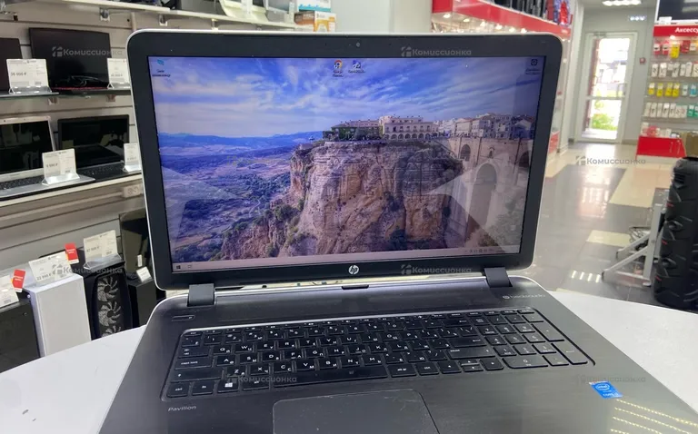 Ноутбук  HP Pavilion intel core i3 4030/4gb