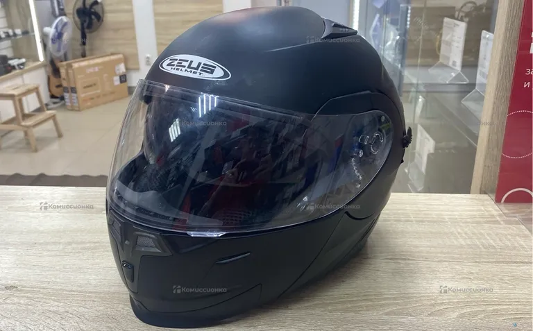 Мотошлем ZEUS Helmet (размер S)