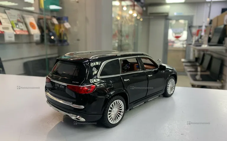 Машинка Mersedes GLS 600