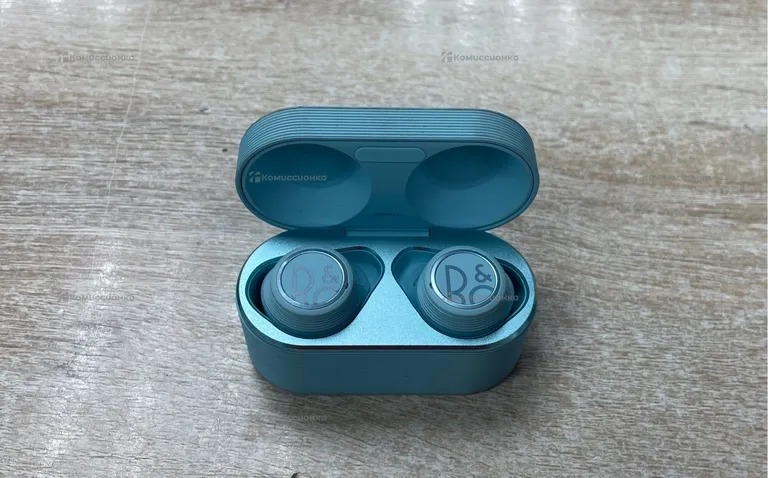 Наушники  B&O Beoplay e8