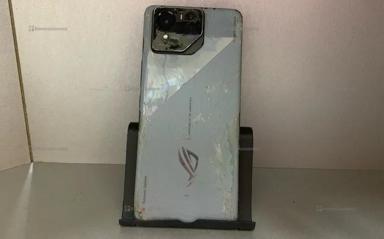 ASUS rog phone 8 12/256
