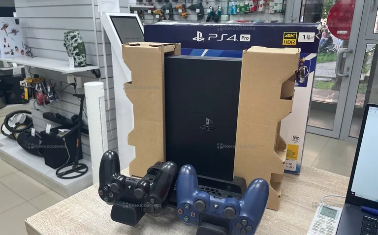 Приставка PS4. PS4 Pro 1TB