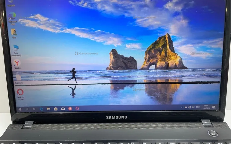 Ноутбук Samsung NP300E5C